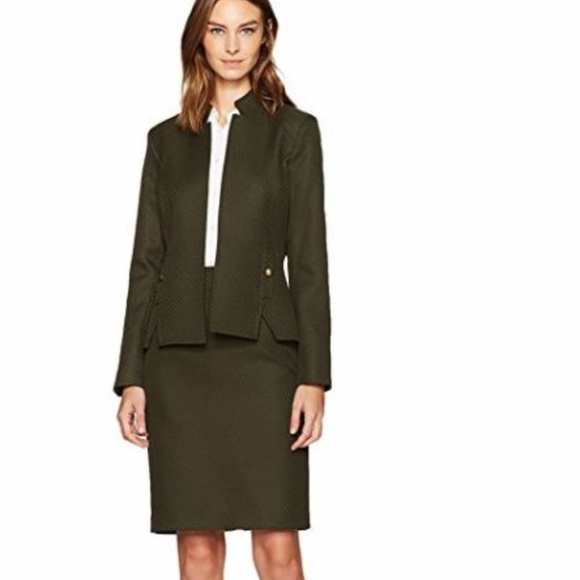 Tahari Dresses & Skirts - NEW Tahari by Arthur S. Levine Green Skirt 16